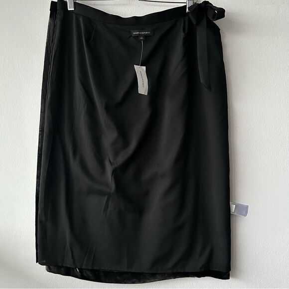 Banana republic Elegant Black Velvet Skirt - Picture 9 of 13